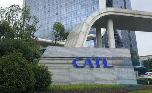 寧德時(shí)代聯(lián)手施耐德電氣 鋰電池替代鉛酸電池進(jìn)程加速，?？藗愃闺姎庥瓉砭G色轉(zhuǎn)型新機(jī)遇